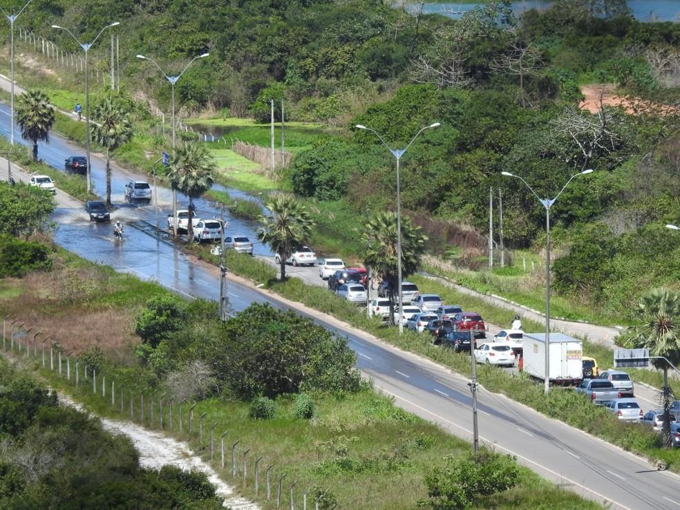 Chuva causa alagamento na Rota do Sol e deixa trânsito congestionado em  Natal - Gazeta do RN