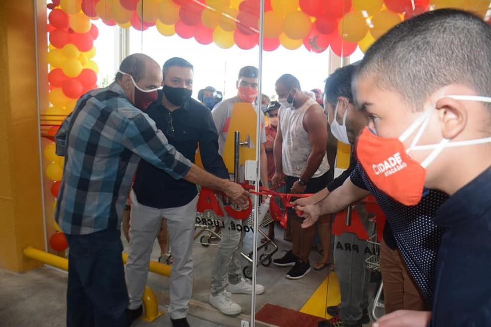 Inauguração de supermercado causa aglomeração na Grande Natal