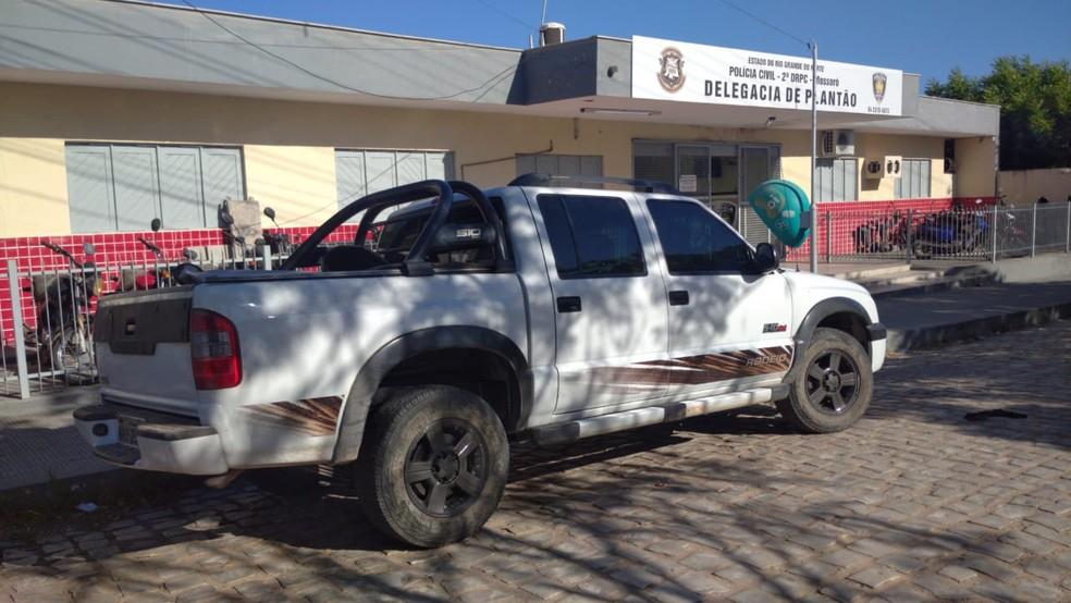 Polícia prende suspeito de arrastão no Oeste potiguar após perseguição