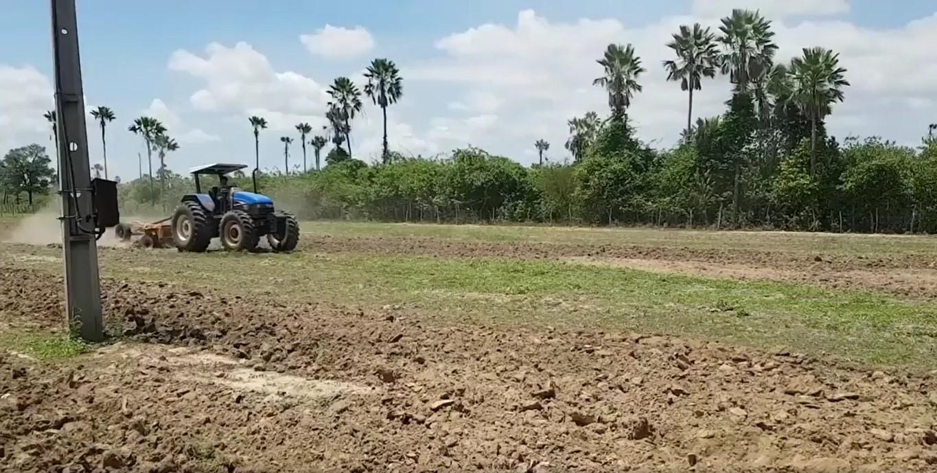 Agricultores da cidade de Apodi investem em sistemas de irrigação para salvar lavoura
