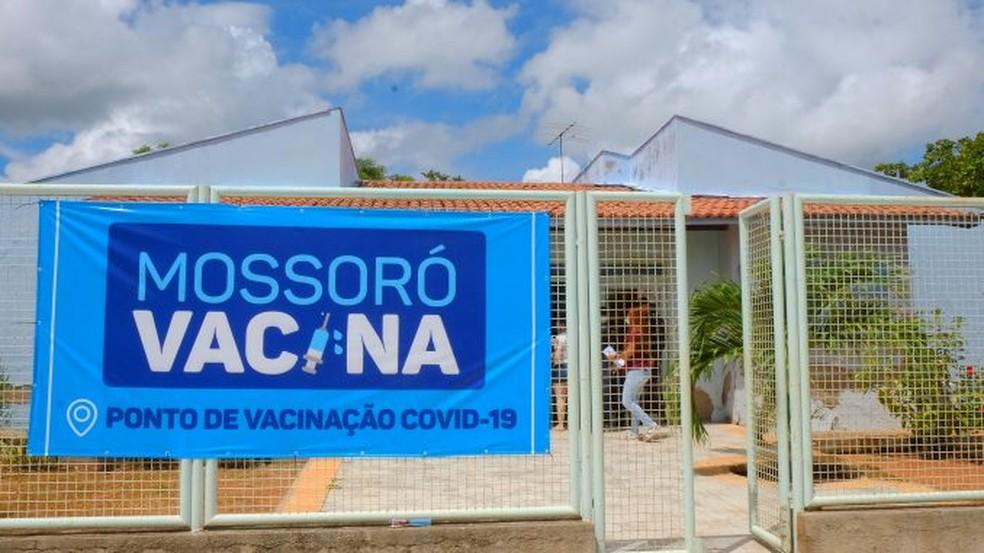 Mossoró começa vacinação contra Covid-19 em idosos a partir dos 67 anos neste domingo (28)
