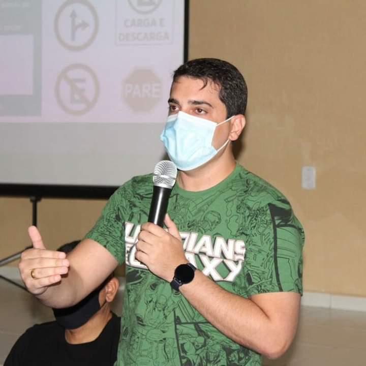 Prefeito Alan Silveira se posiciona a favor do comércio aberto e seguro