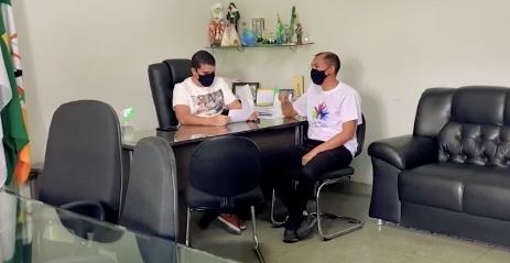 Prefeito de Apodi sanciona lei de vacinação e coleta domiciliar de exames no município