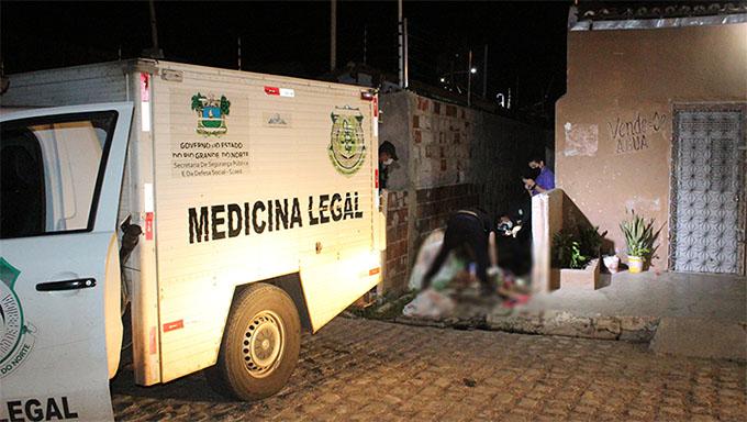 Assuense é morto com tiros de doze no bairro Ouro Negro, em Mossoró