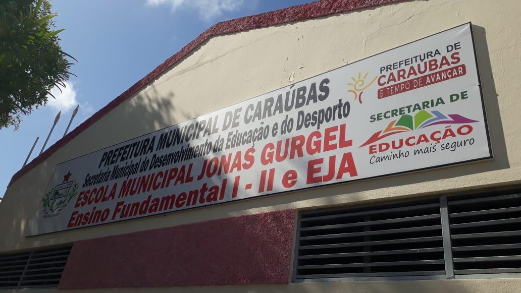 Escola Jonas Gurgel completa 52 anos Educando caraubenses com responsabilidade e zelo pela educação em Caraúbas