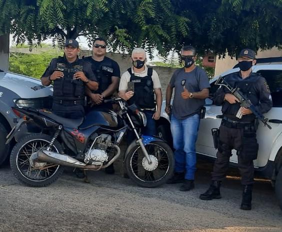 PM e PC recuperam em Porto do Mangue, celular e motocicleta roubados em Pendências no Interior do RN