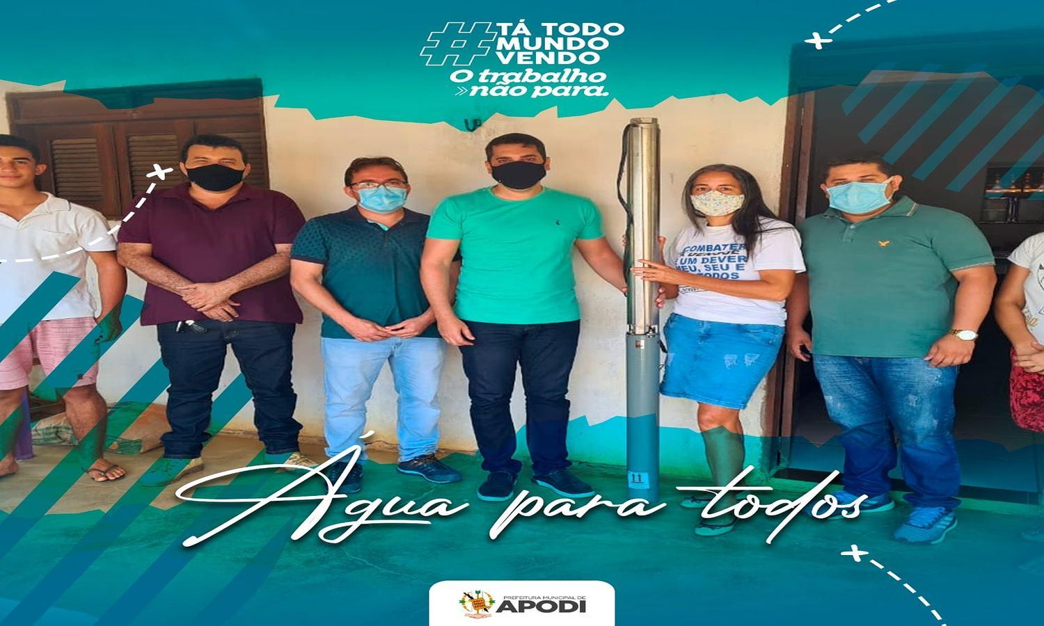 Prefeitura Municipal de Apodi faz mais uma ação por meio do programa Água para todos nesta Segunda (12)