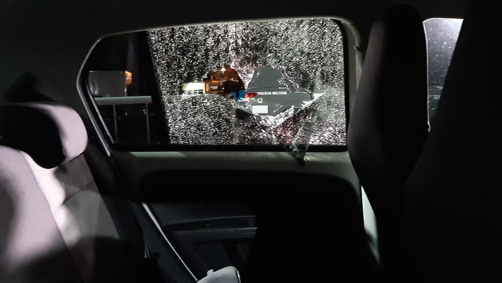 Suspeito de assalto morre e outro é preso após perseguição e troca de tiros com a PM na Grande Natal