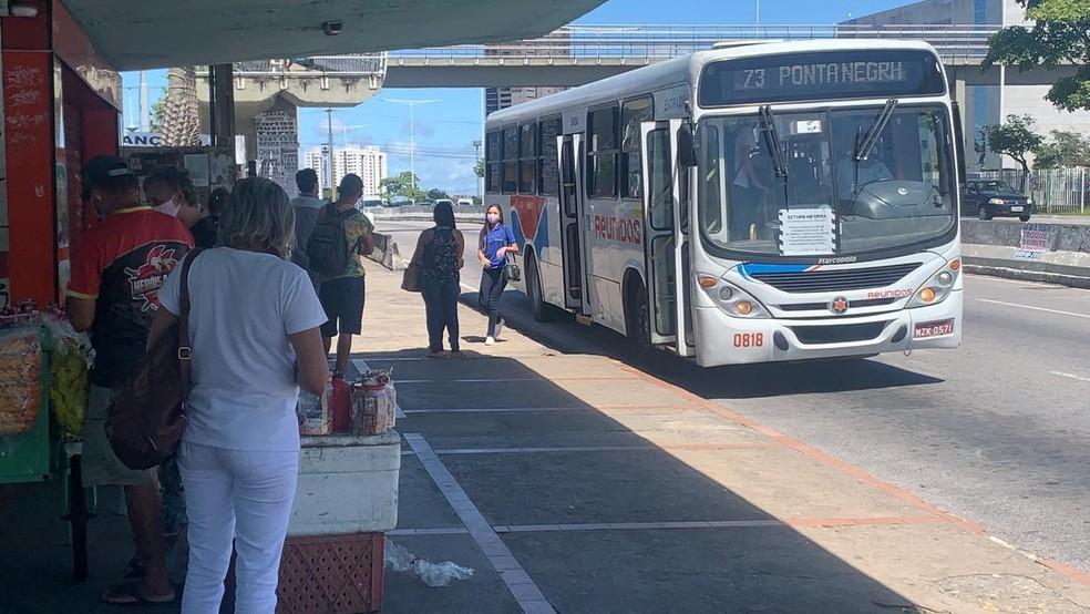Vereadores aprovam lei que prevê instalação de rampas para cadeirantes nos pontos de ônibus em Natal