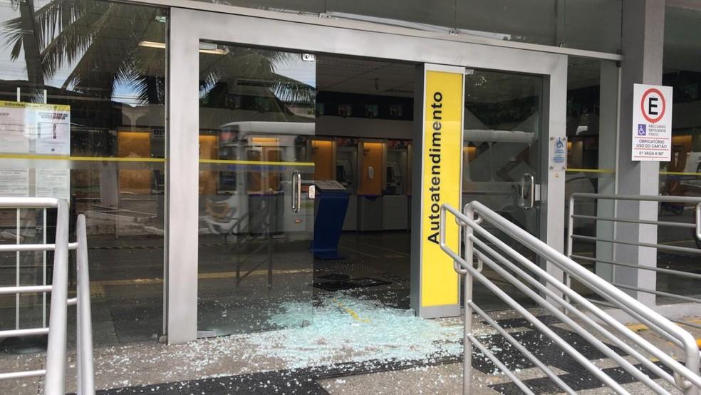 Criminosos arrombam agência bancária, mas explosão de caixas é frustrada pela PM em Natal