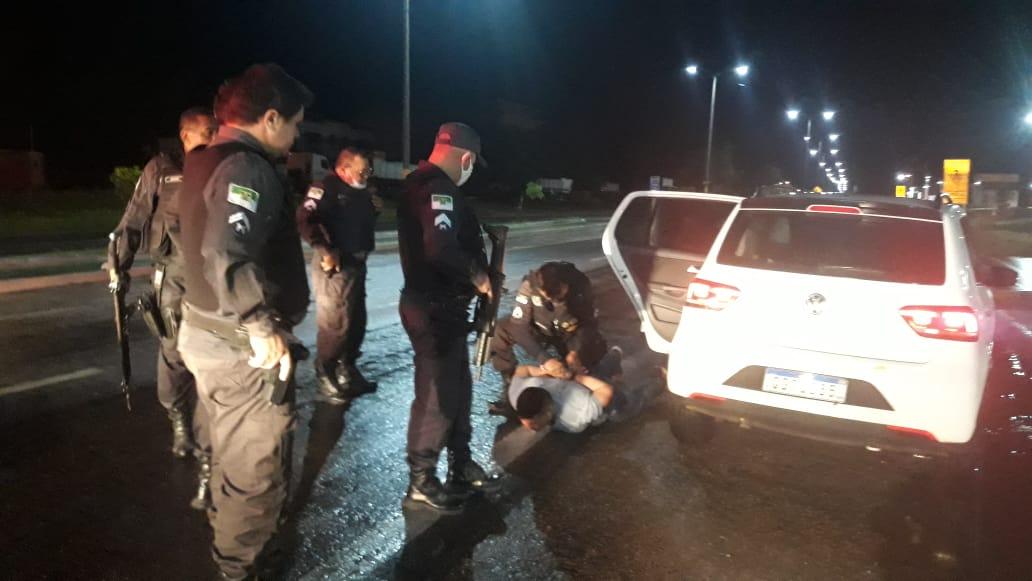 Polícia de Apodi persegue e apreende veículo roubado na cidade durante a madrugada desta Terça(04)