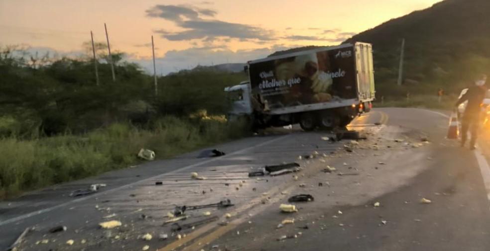 Policial rodoviário federal morre em acidente entre viatura e caminhão na BR-427 no RN