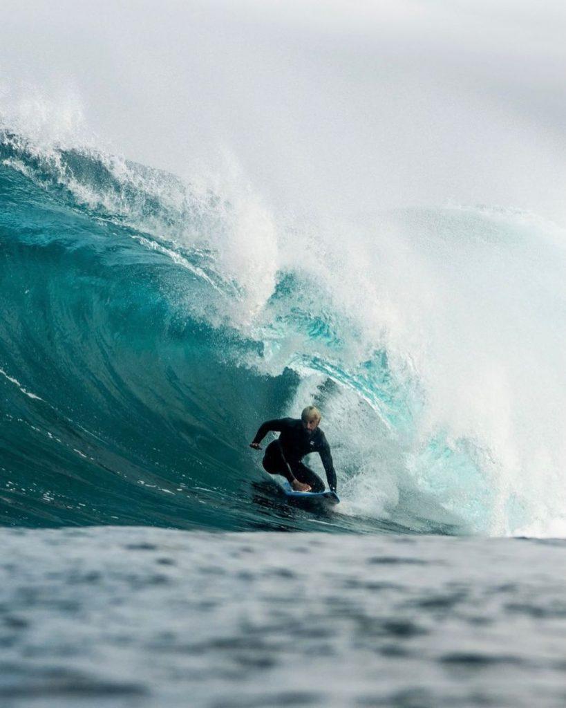 Potiguar Italo Ferreira se classifica para final da quinta parada do Circuito Mundial de Surfe