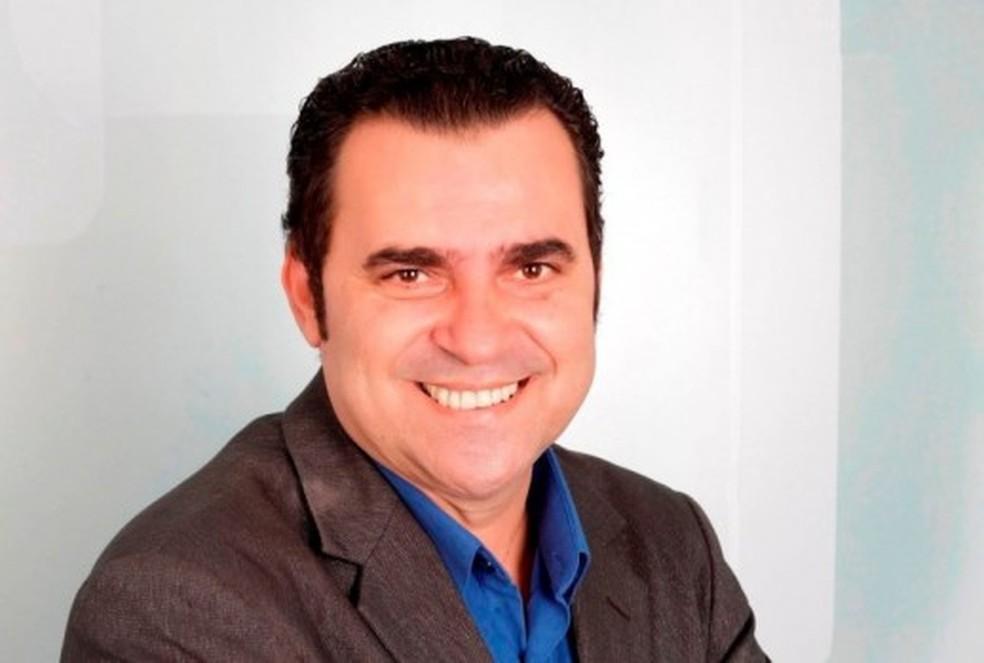 Jornalista de 53 anos morre devido a complicações da Covid em Natal