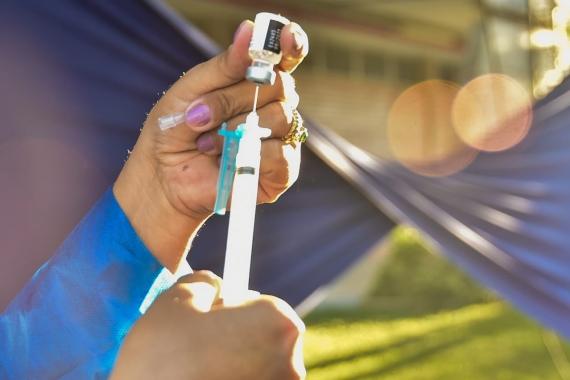 Natal vacina grávidas e puérperas sem comorbidades contra covid-19 nesta Terça (08)