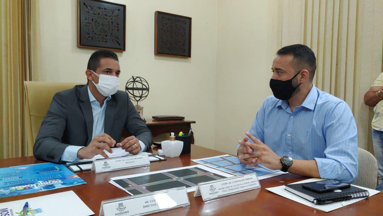 Prefeito vai instituir zona azul e fazer campanha para educar o trânsito em Mossoró