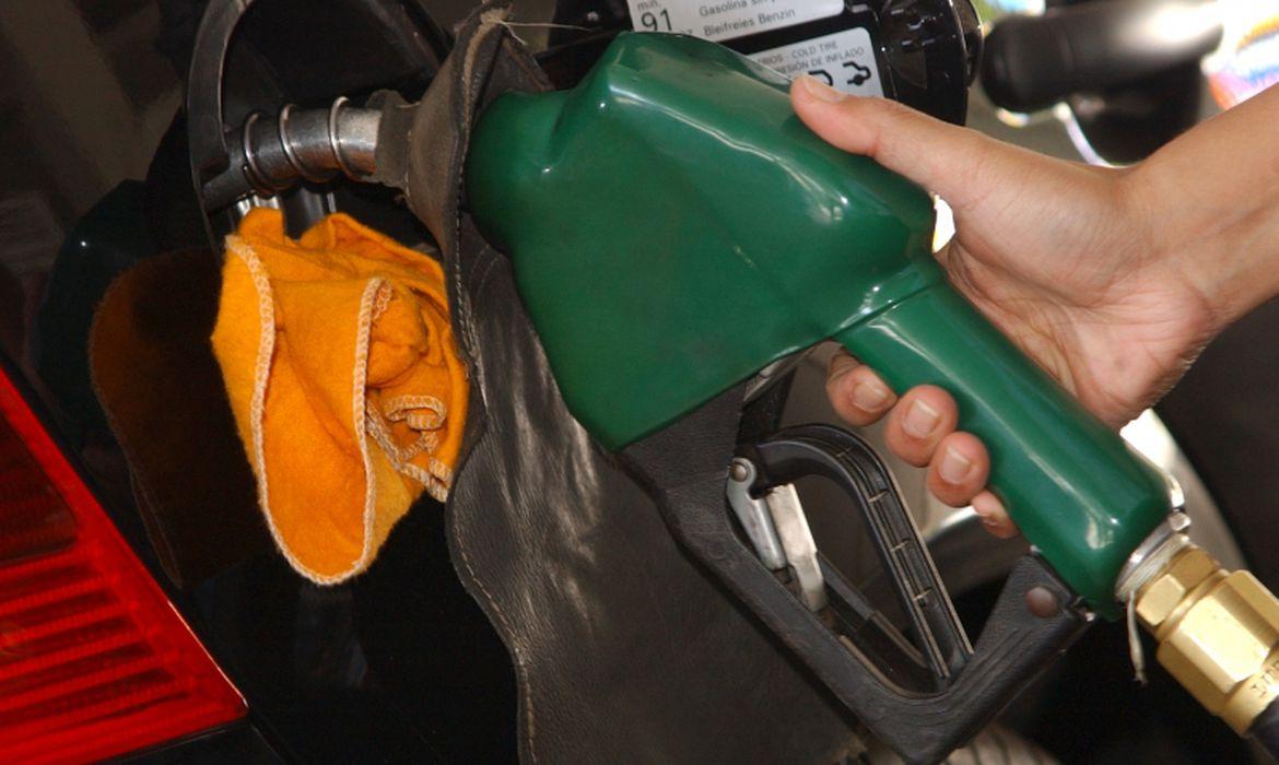 Sem reajuste da Petrobras, gasolina sobe de preço e bate R$ 6,29 em Natal