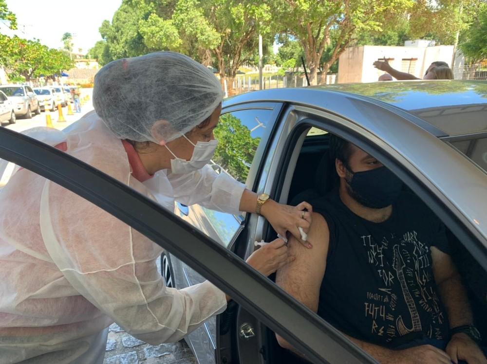 UFRN inicia vacinação de servidores em Natal e define datas por faixa etária