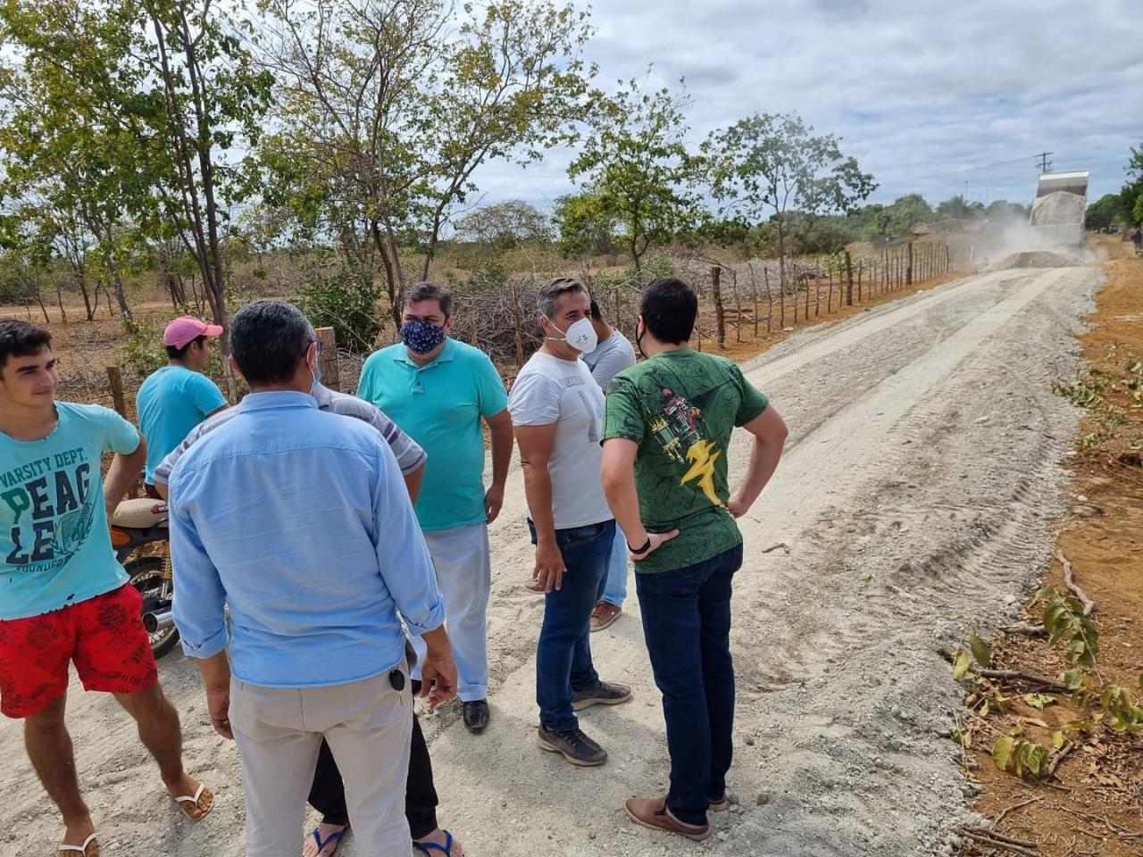 A Prefeitura de Apodi averigua o trabalho de recuperação das estradas vicinais do município nesta Sexta(23)