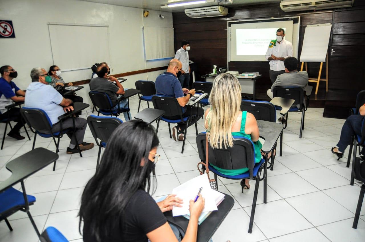Artesãos e quadrilhas juninas são ouvidos para traçar planejamento do Mossoró Cidade Junina 2022