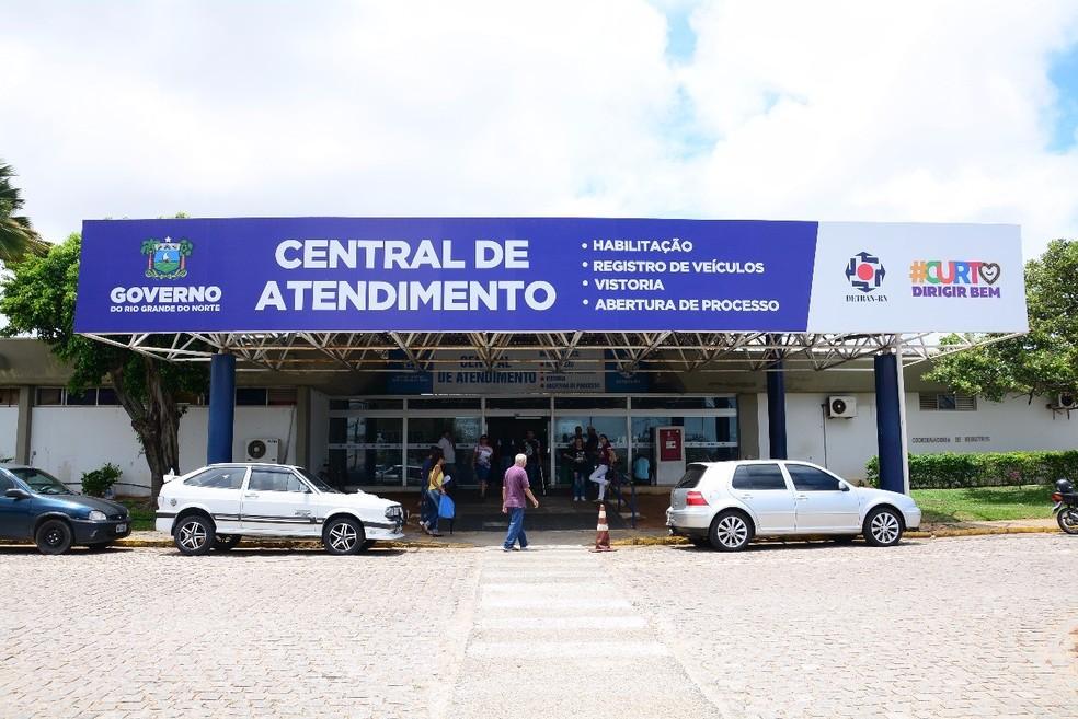 Detran reabre prazos para renovação de CNHs, regularização de veículos e multas de trânsito no RN