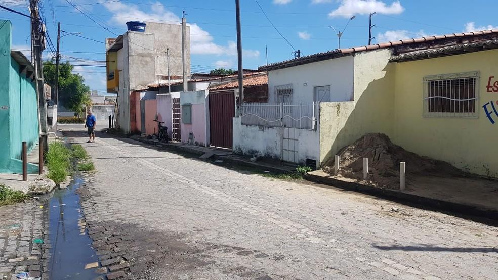 Mulher é morta a facadas e companheiro encontrado enforcado após o crime em Natal