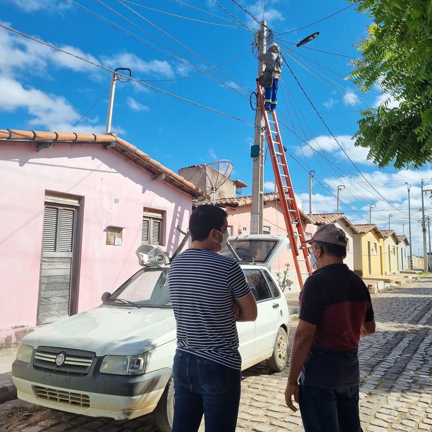 Prefeitura de Apodi inicía a instalação de luminárias de led no Bacurau 1
