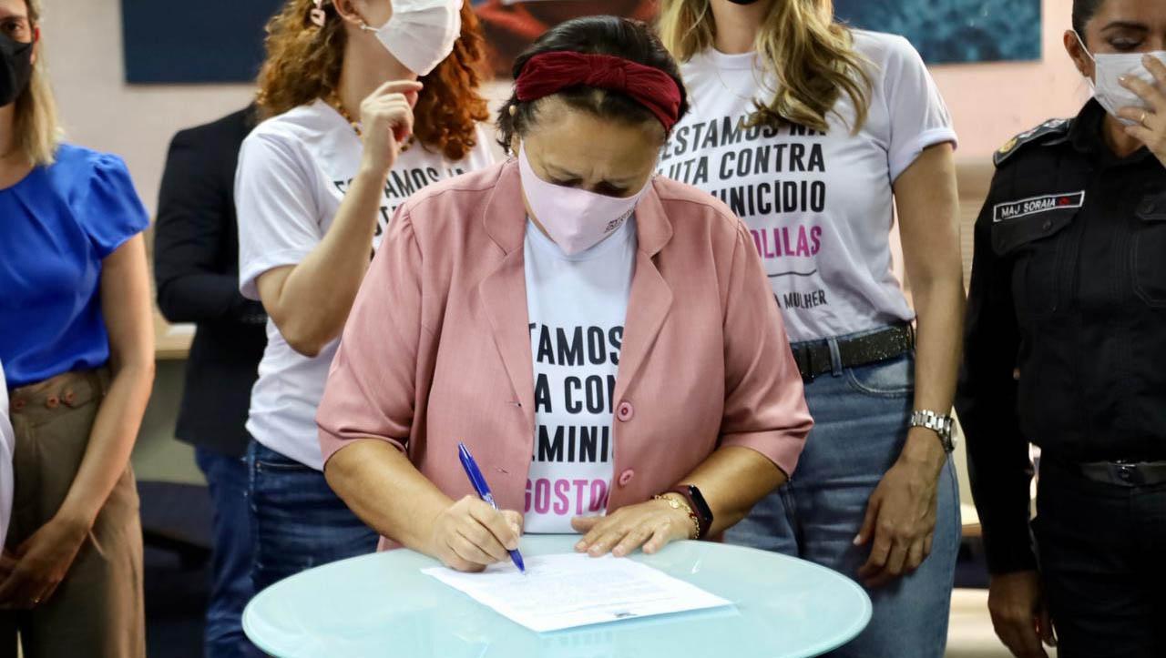Fátima Bezerra anuncia 4 novas delegacias especializadas em atendimento à mulher no RN