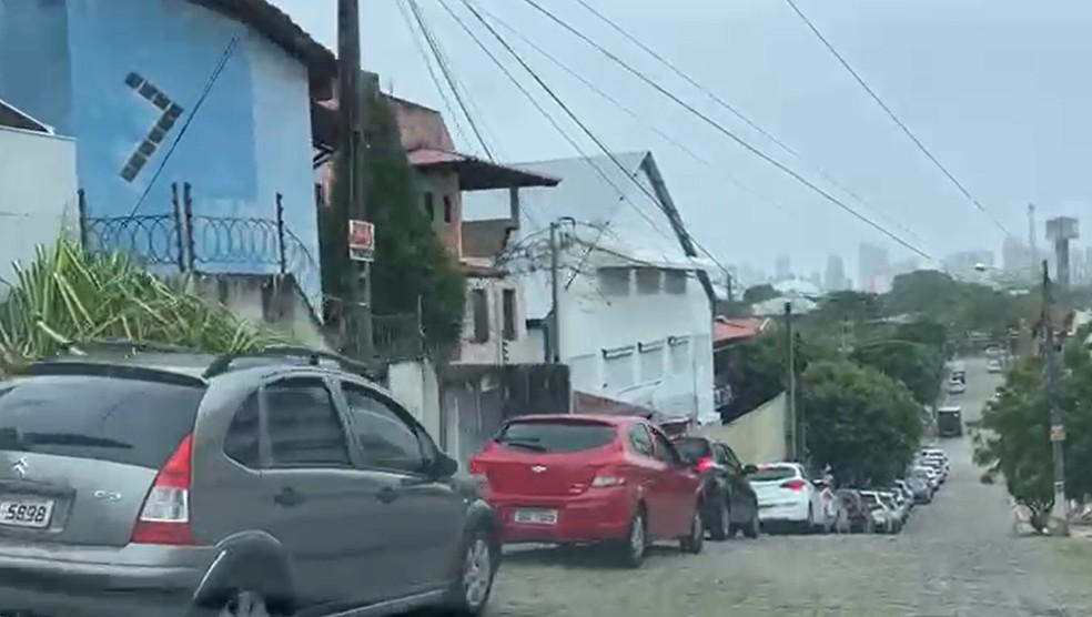 Fila da vacinação contra Covid dá volta em dois quarteirões na Zona Sul de Natal