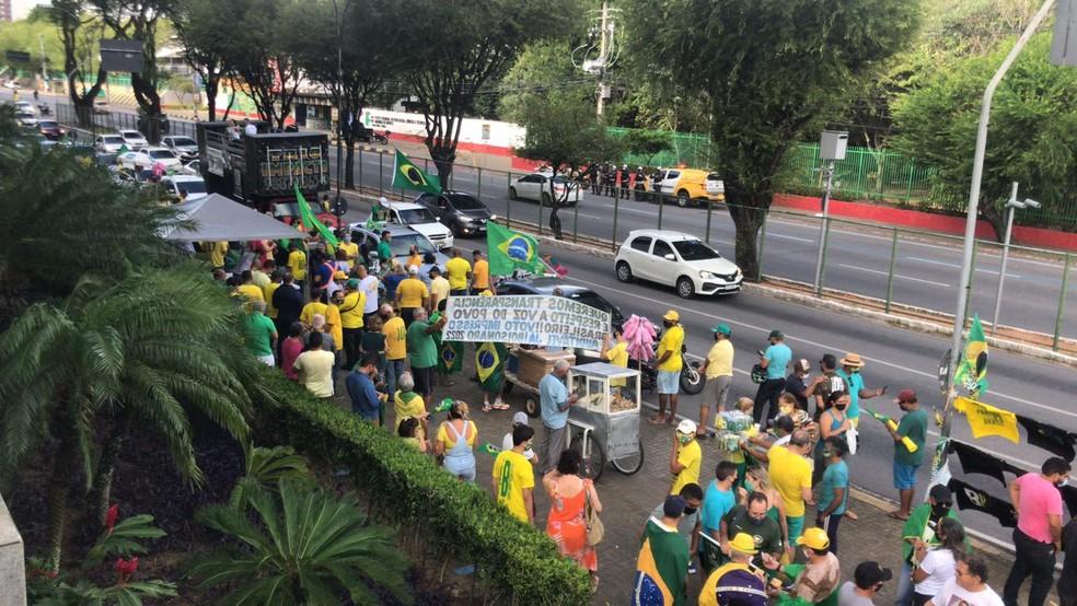 Manifestantes fazem ato a favor de Bolsonaro e do voto impresso em Natal