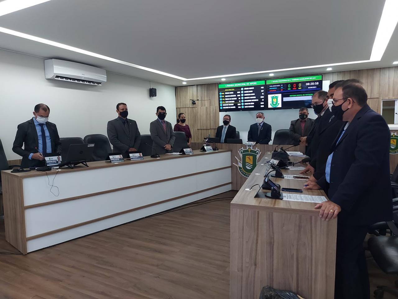 Câmara dos vereadores de Apodi coloca profissional em libras para traduzir suas sessões