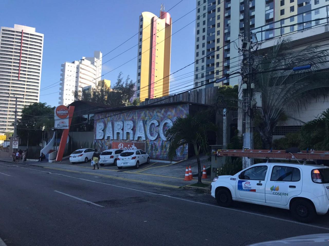 Cosern desativa gato de energia em casa de shows em Ponta Negra