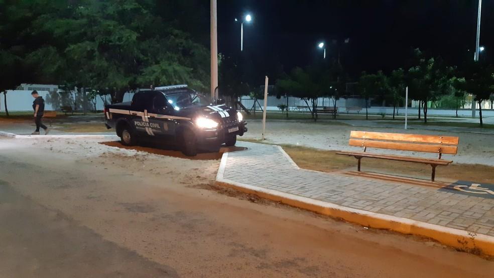 Homem é assassinado a tiros durante partida de futevôlei em Natal