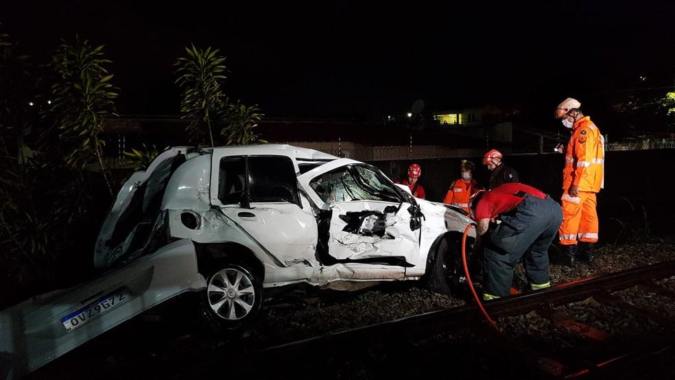 Morre mulher que estava em carro atingido por trem na Zona Norte de Natal