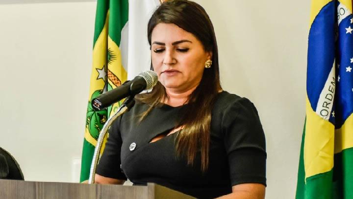 Prefeita sanciona lei sobre regularização fundiária na cidade de Tibau