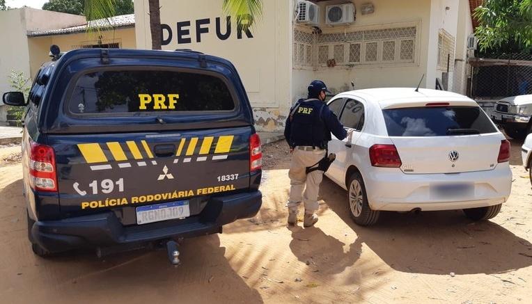 PRF recupera veículo apropriado indevidamente e prende homem em Mossoró/RN