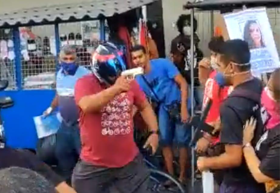 Vigilante que sacou arma durante protesto em Natal é denunciado e vira réu
