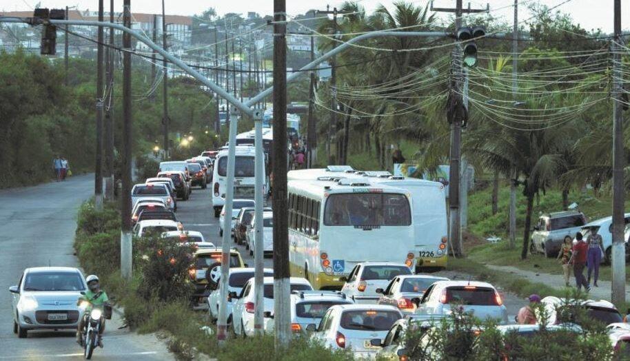 Acidente na Ponte de Igapó deixa trânsito lento; uma pessoa ficou ferida