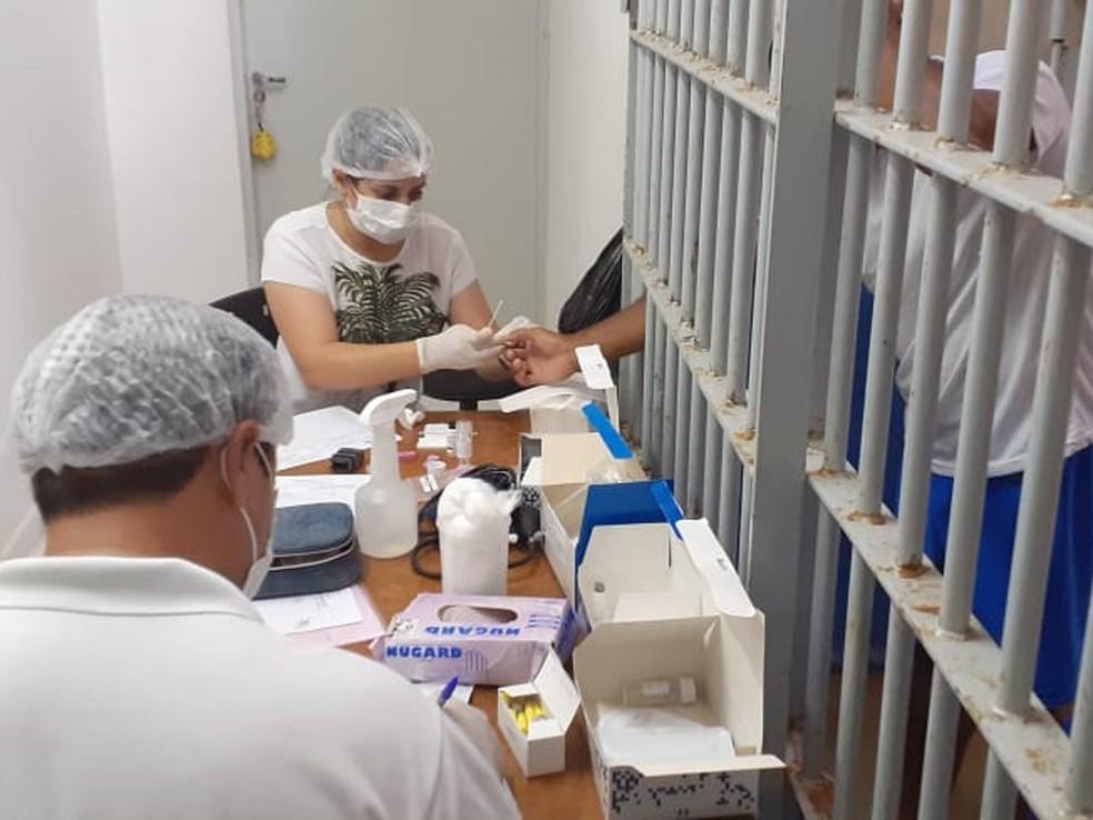 Cadeia da Grande Natal suspende visitas após preso de 88 anos testar positivo para a Covid