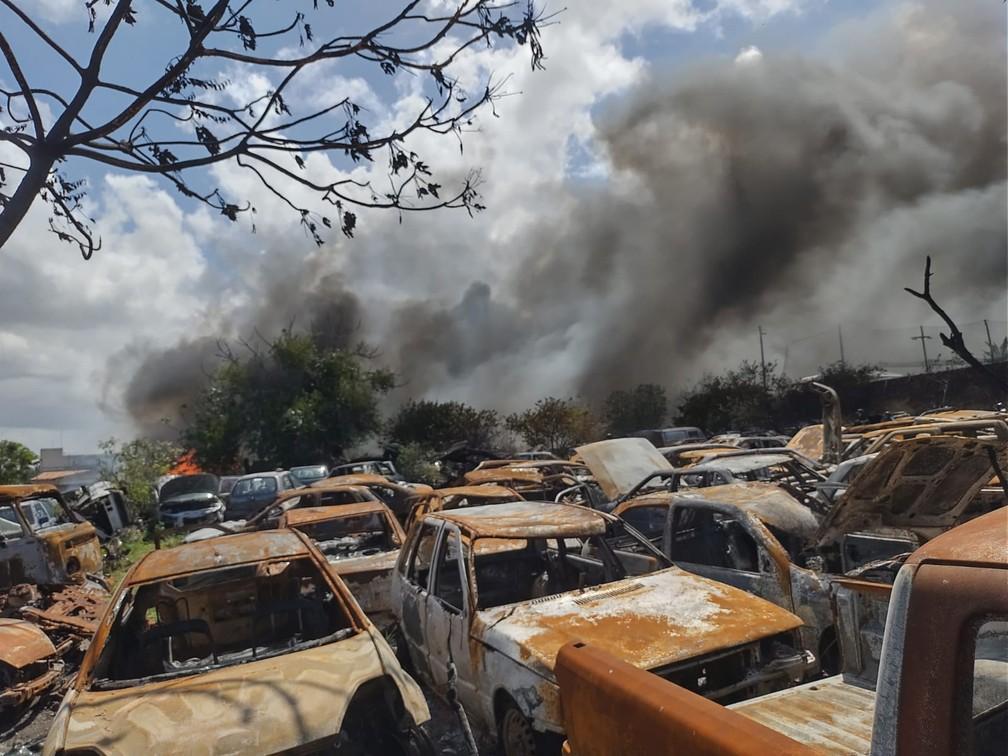 Incêndio atinge pátio de delegacia na Zona Norte de Natal pela 2ª vez em menos de 30 dias