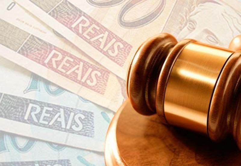 Instituição de ensino deve pagar indenizações por não entrega de diploma a aluna em Mossoró