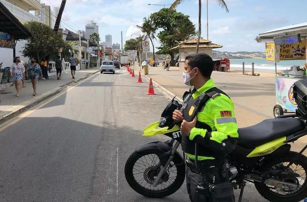 Juiz aumenta multa por descumprimento de decisão que definiu volta de 'amarelinhos' sem concurso a cargos de origem em Natal