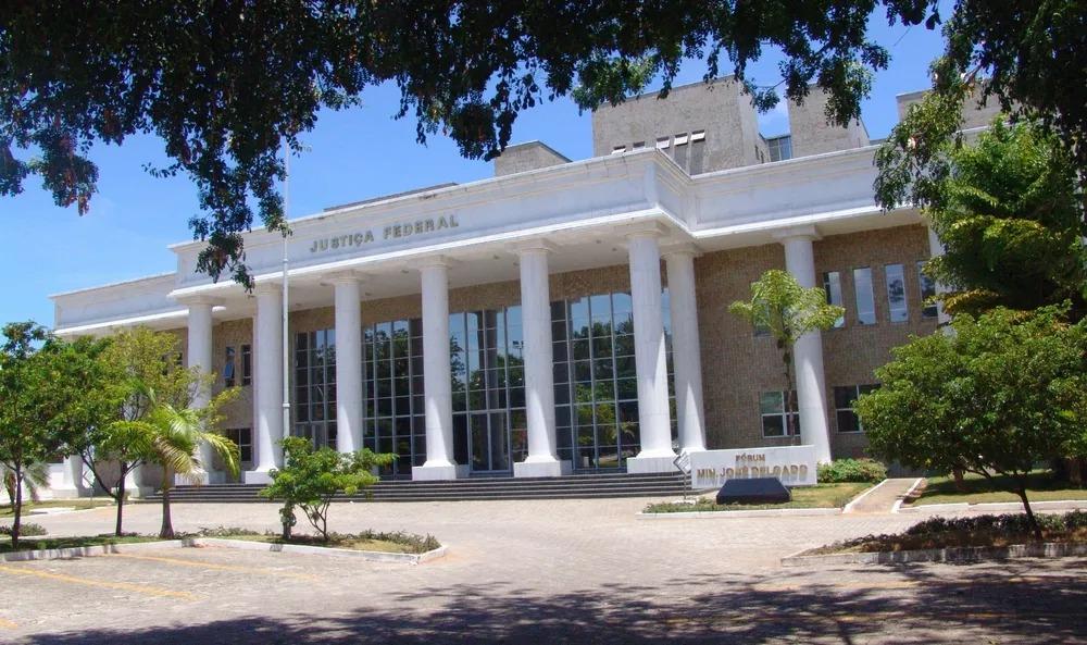 Justiça Federal absolve açougueiro encontrado com dinheiro falso por causa de 'flagrante ilegal'