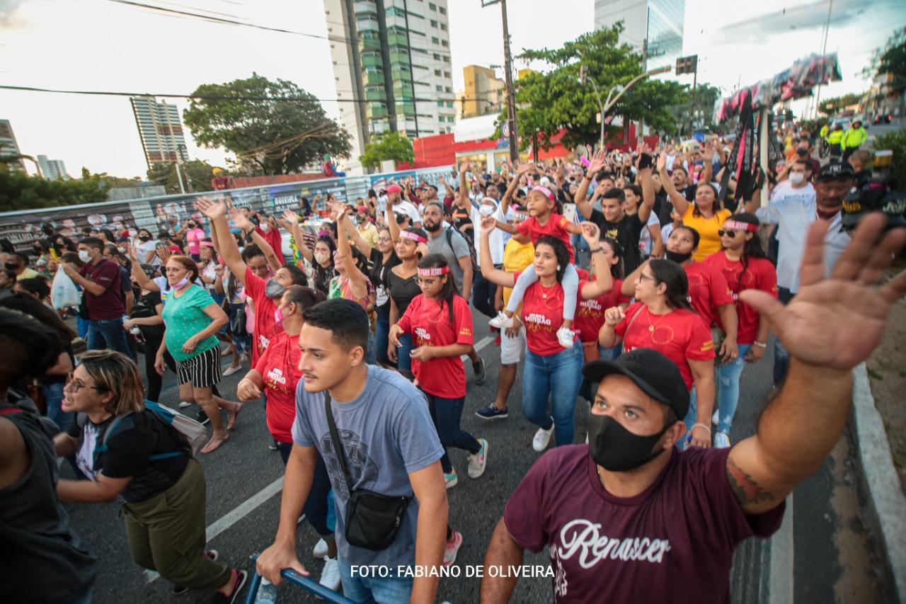 Marcha para Jesus ocupa ruas de Natal com grande participação dos fiéis