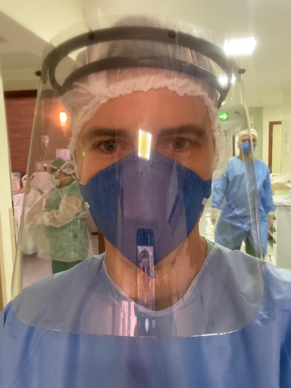 Pneumologista equipara médicos da linha de frente contra a Covid-19 a 'soldados de guerra'