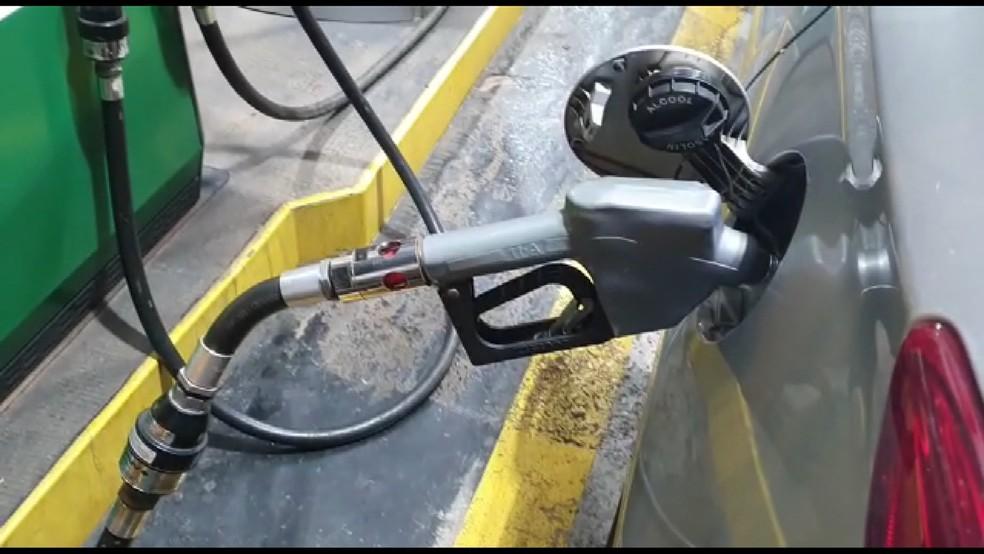 Preço da gasolina em Natal tem maior variação entre capitais e aumenta 11% em um mês