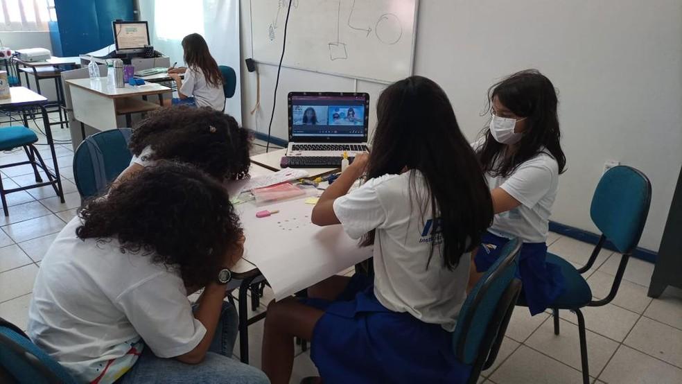 Professores apostam no uso das mídias digitais mesmo após retorno às salas de aula em Natal