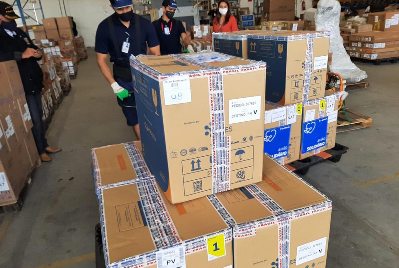 Governo do RN distribui mais 105 mil doses de vacina contra covid-19