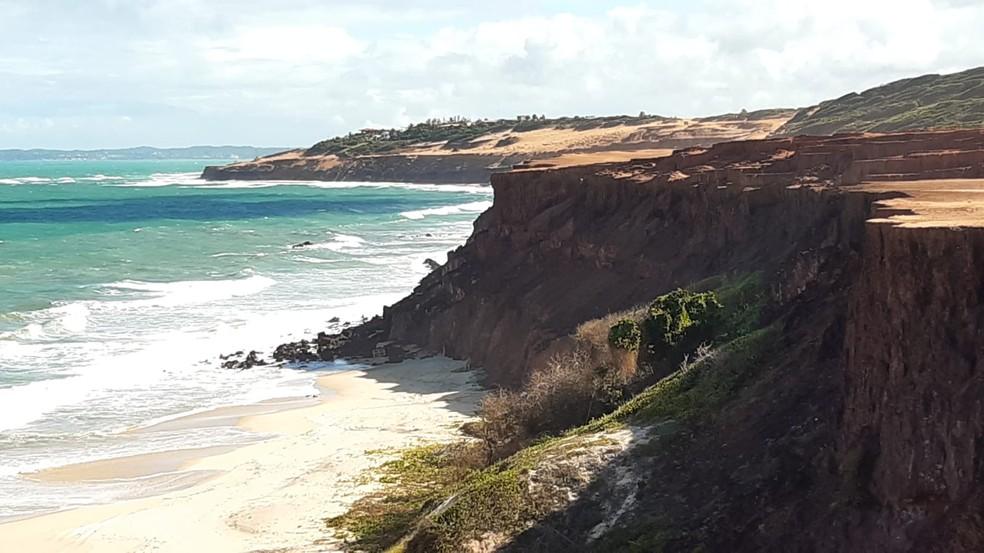 Após acidente, prefeitura de Tibau do Sul sanciona lei que regulamenta uso de quadriciclos em Pipa