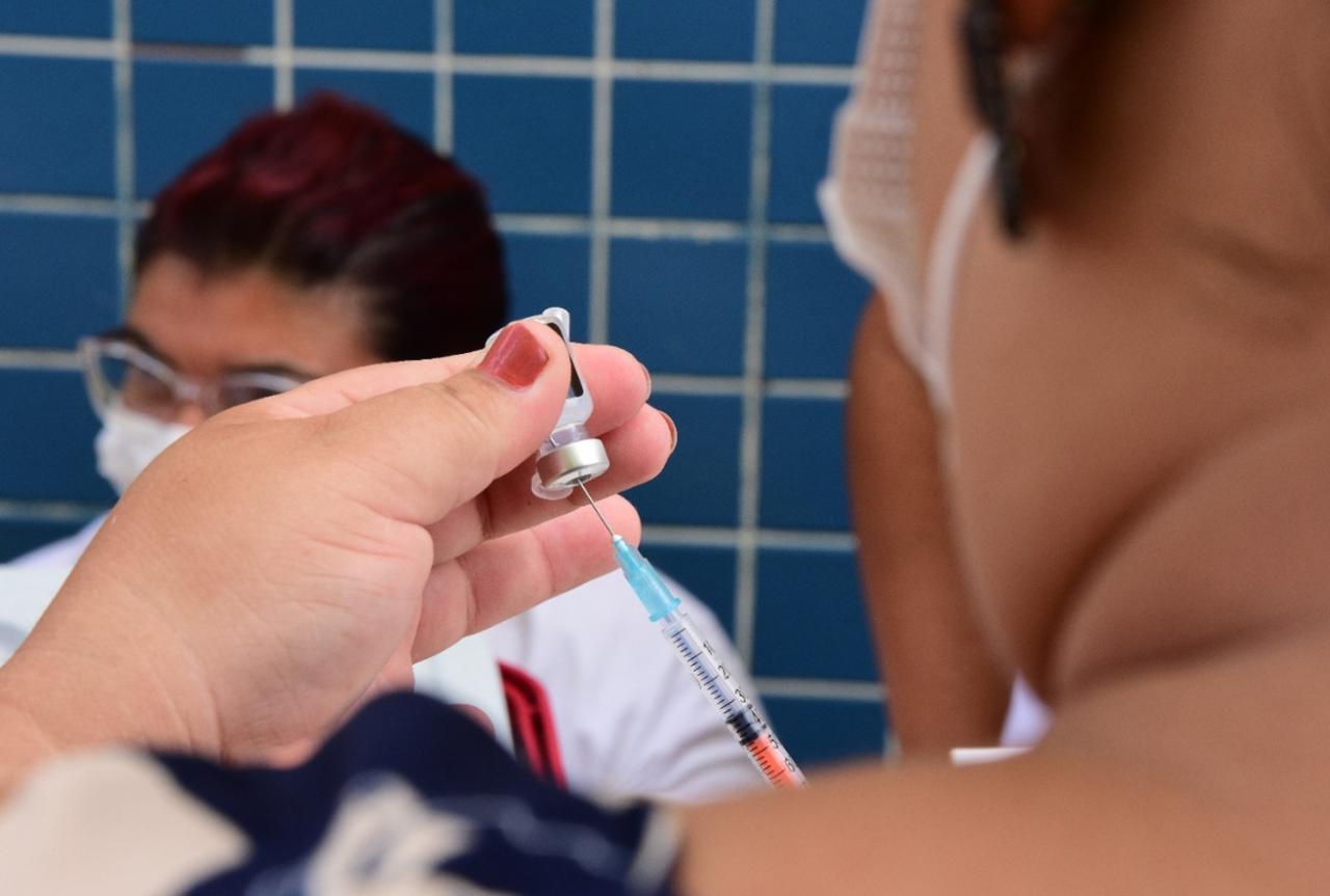 Dose de reforço da Covid é liberada para mossoroenses a partir de 45 anos